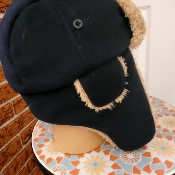 GAP Kids Tapper Winter Hat - Picture 2 of 8